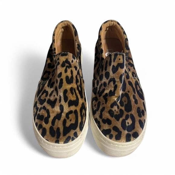 Velvet leopard print slip ons - Picture 1 of 8